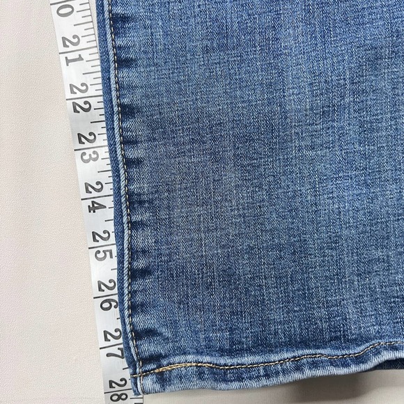 LEVI'S Women's Classic Fit Straight Jeans Denim Size 26W - Picture 10 of 10